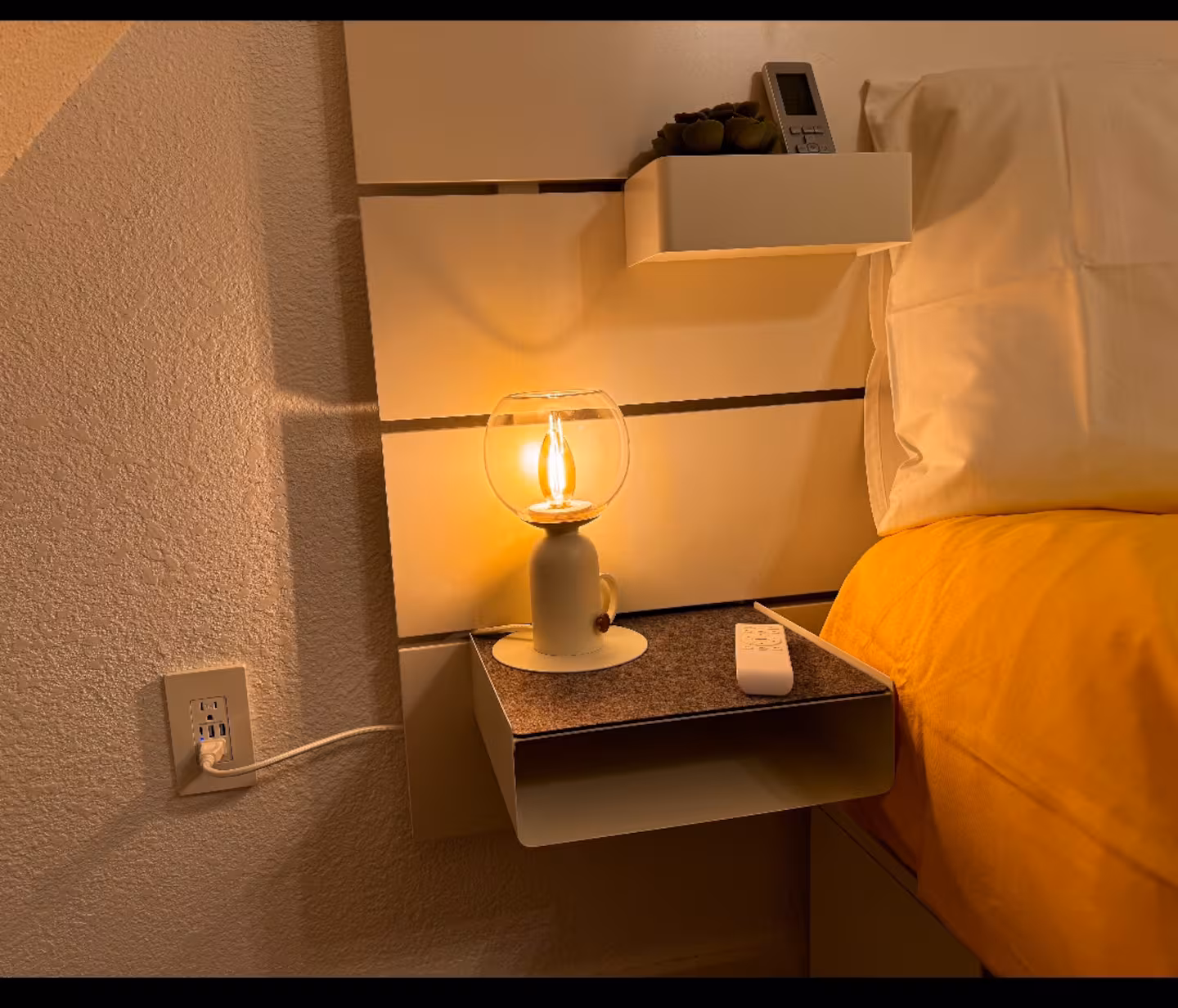 Bedside lighting detail